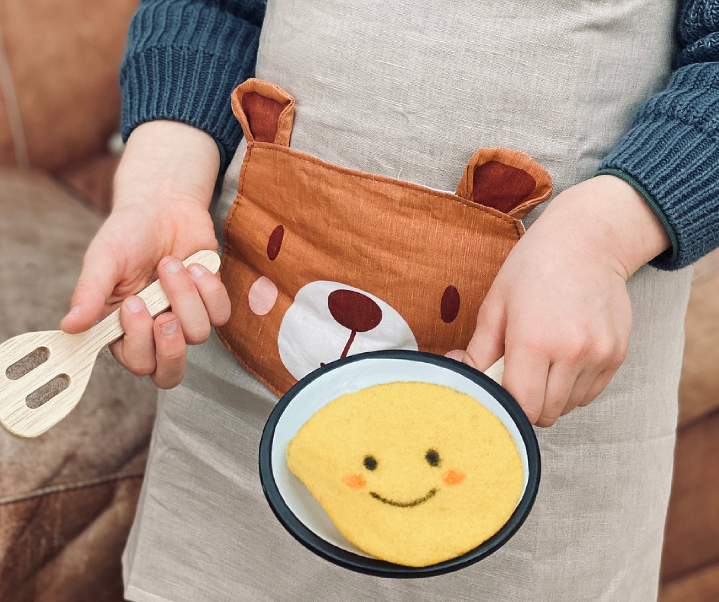 LINEN APRON - RABBIT