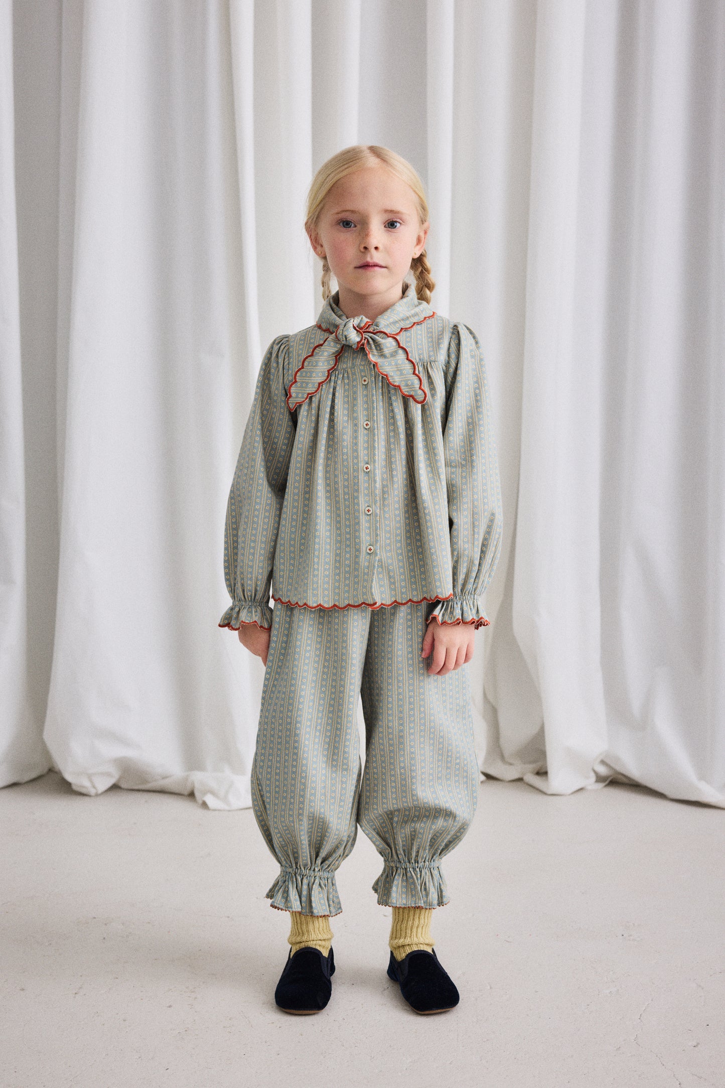 MIKI TOP - OVERCAST LITTLE HOUSE FLORAL
