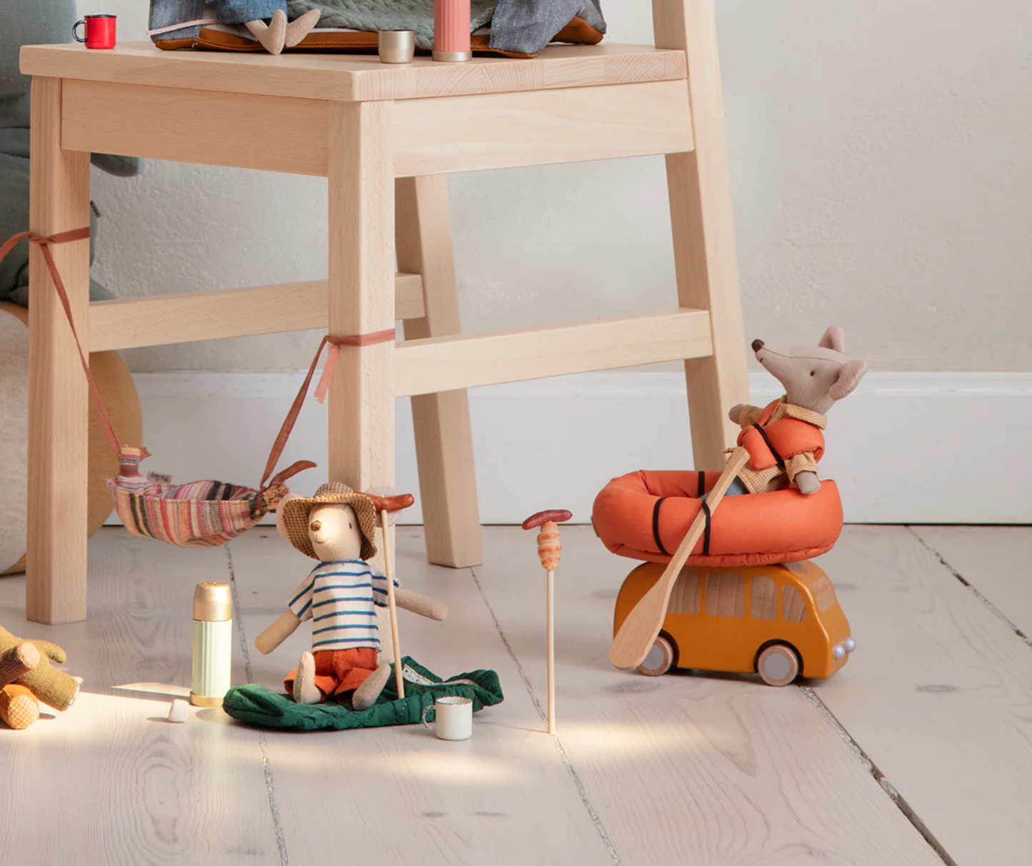 MAILEG HIKER MOUSE, BIG BROTHER (ORANGE PANT)