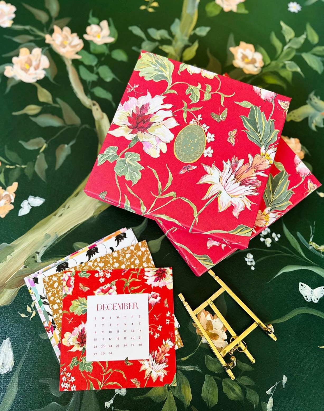 BRASS EASEL - Little-ish