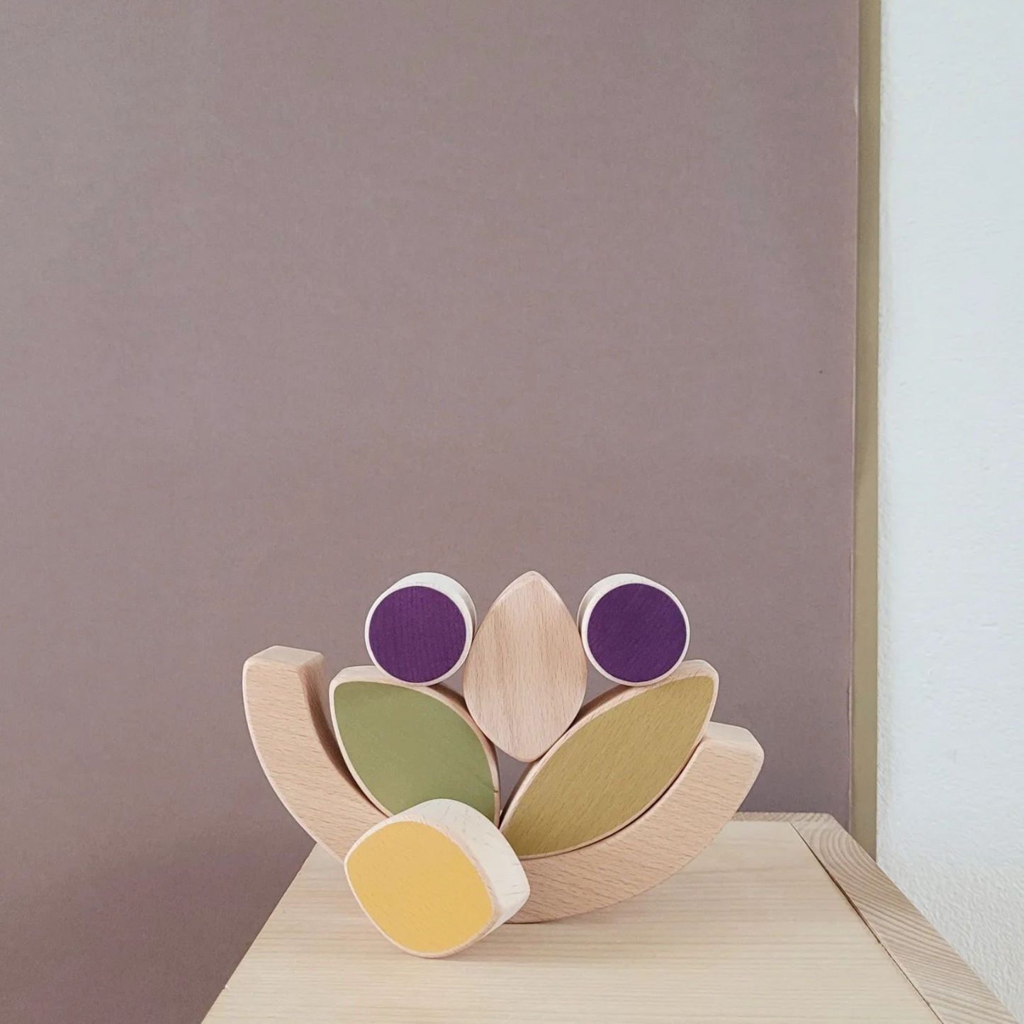 LEAVES & BLUEBERRIES WOODEN STACKING & BALANCE TOY