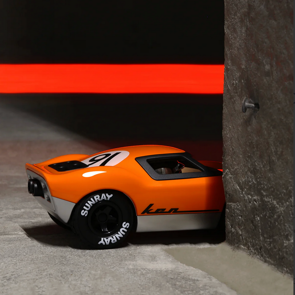 PLAYFOREVER MINI KEN GIBSON - ORANGE