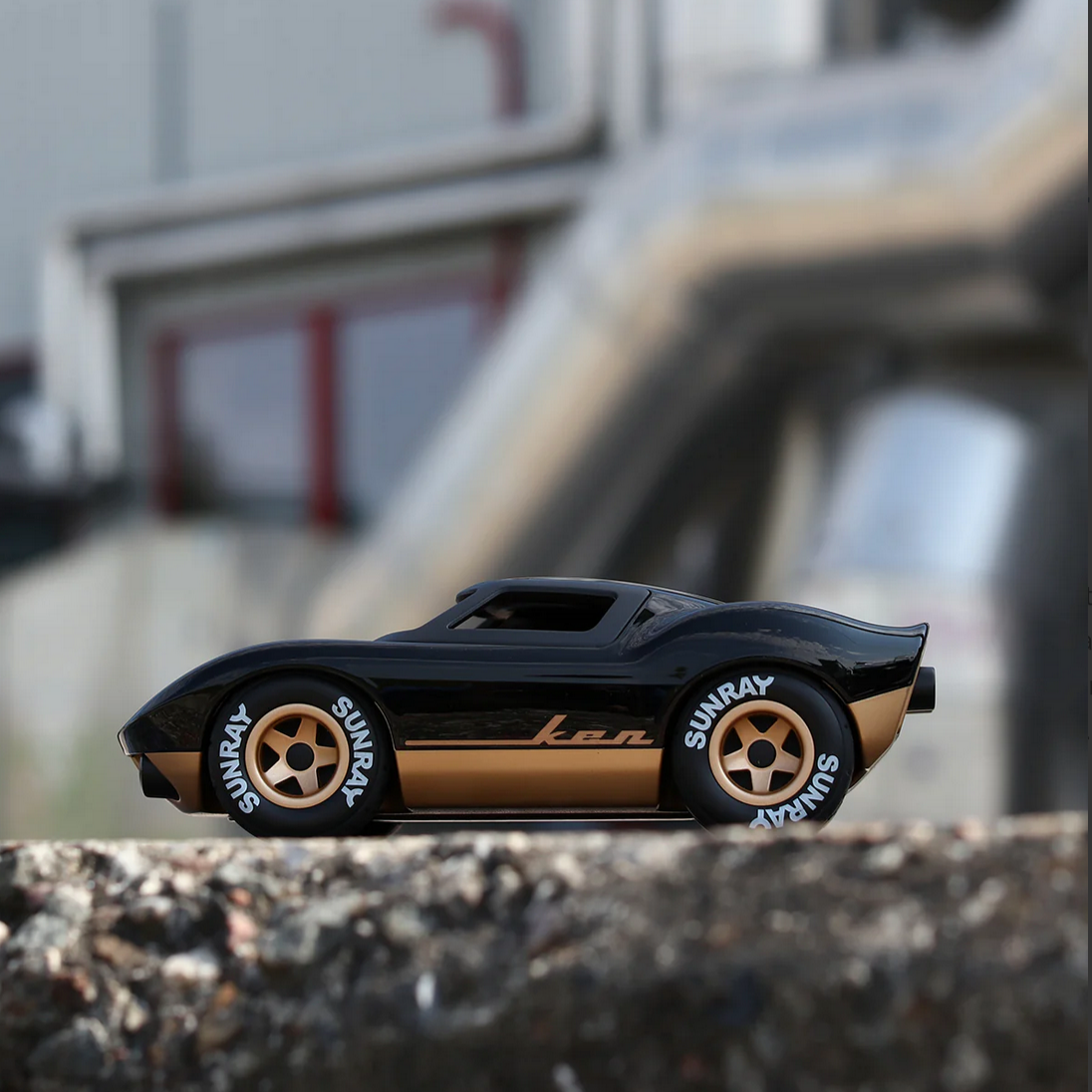 PLAYFOREVER MINI KEN CASH - CAVE BLACK