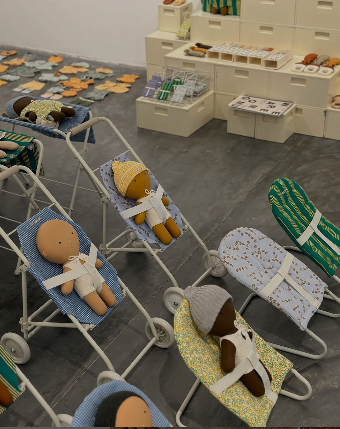 GOMMU DOLL STROLLER - STAR