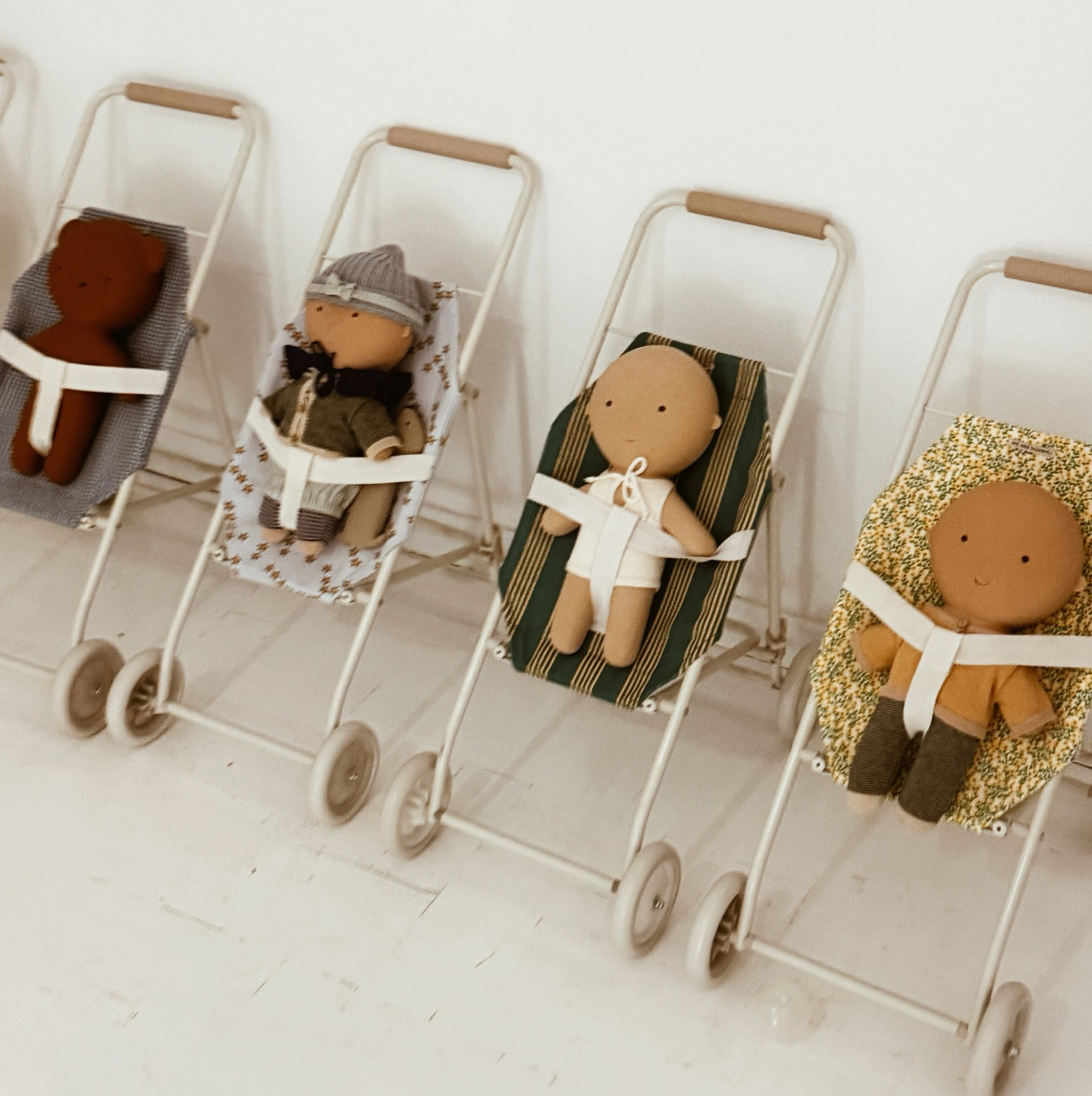 GOMMU DOLL STROLLER - STAR
