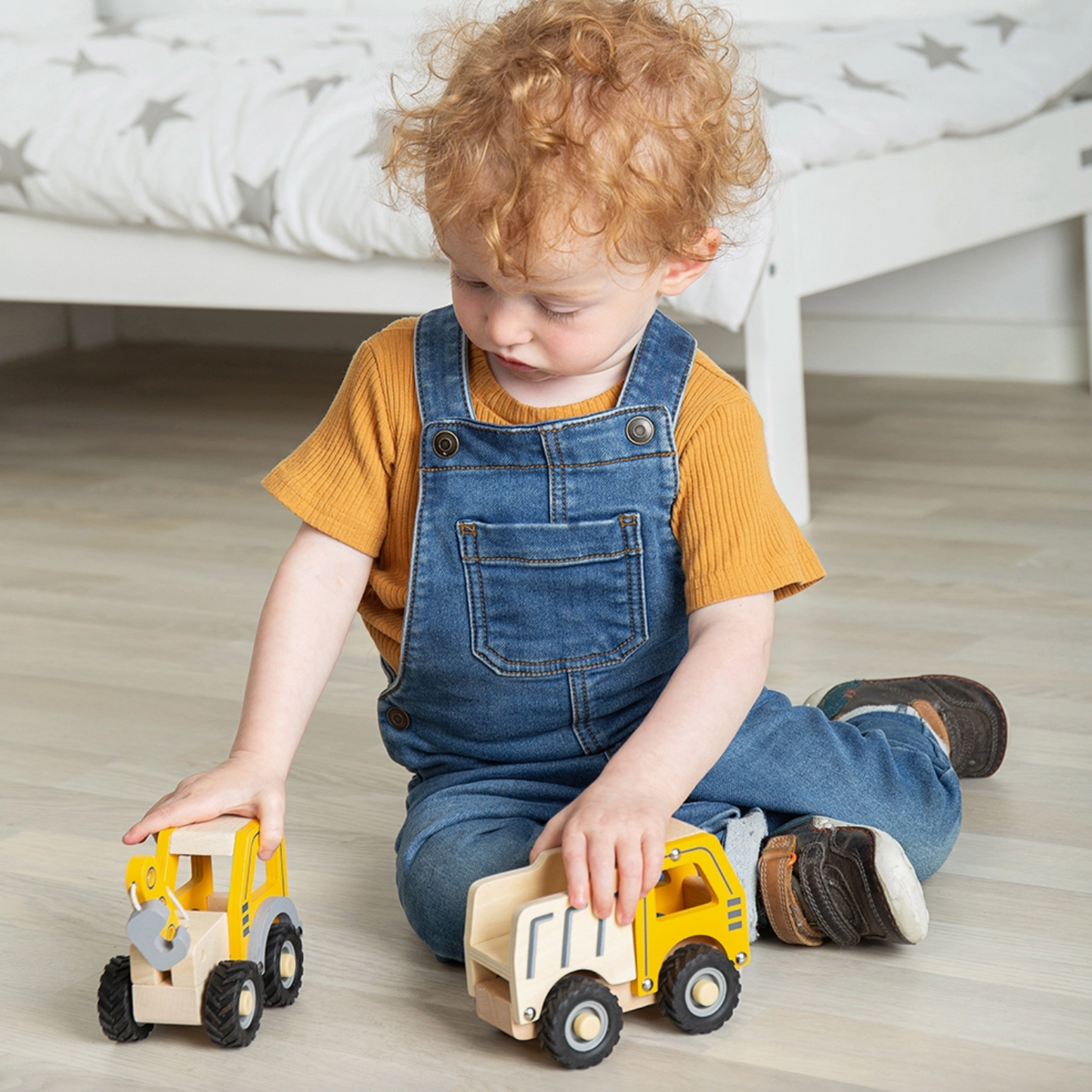 MINI WOODEN CRANE TRUCK
