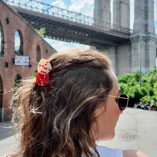 LUCKY DICE CLAW HAIR CLIP - PINK