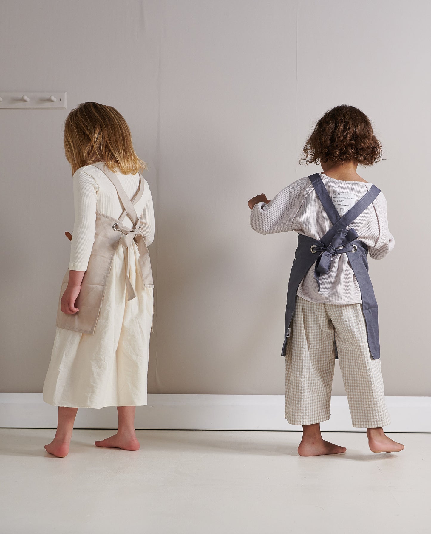 LINEN APRON - RABBIT