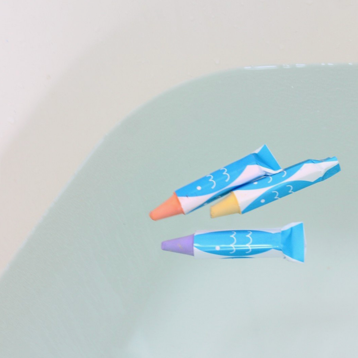 KITPAS RICE WAX BATH CRAYONS WITH SPONGE - SET OF 10