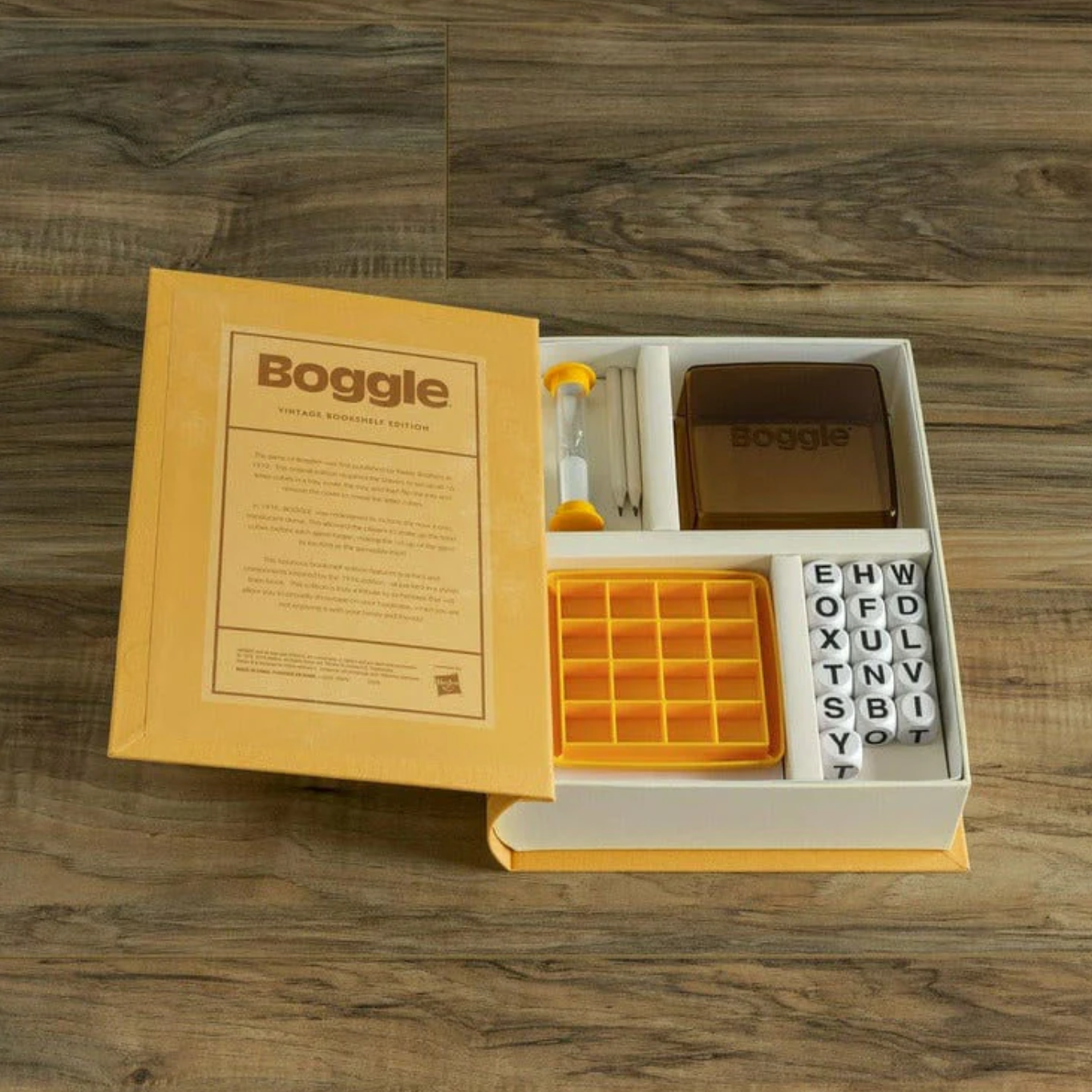 VINTAGE BOOKSHELF - BOGGLE