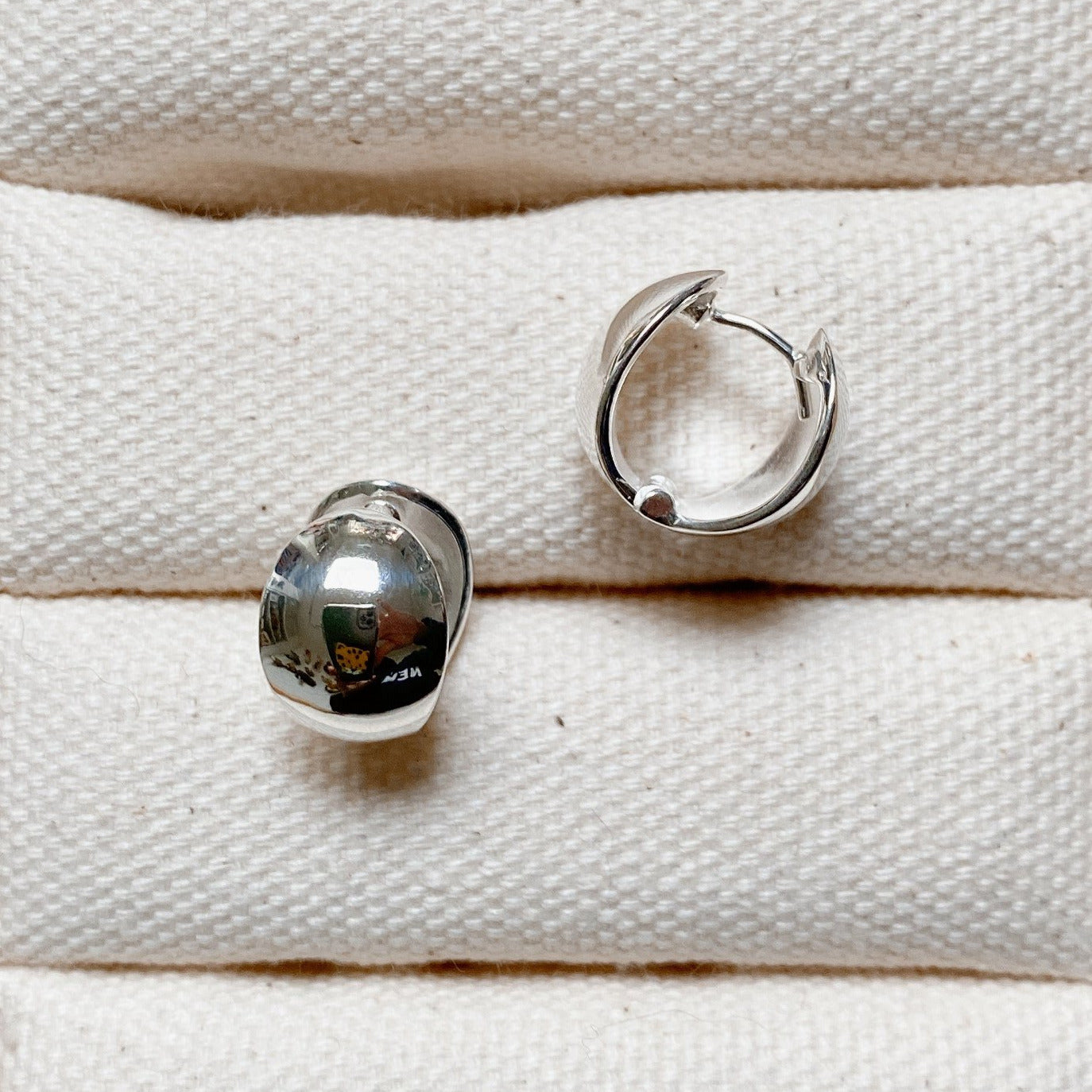 SILVER HUGGIE EARRING - Little-ish