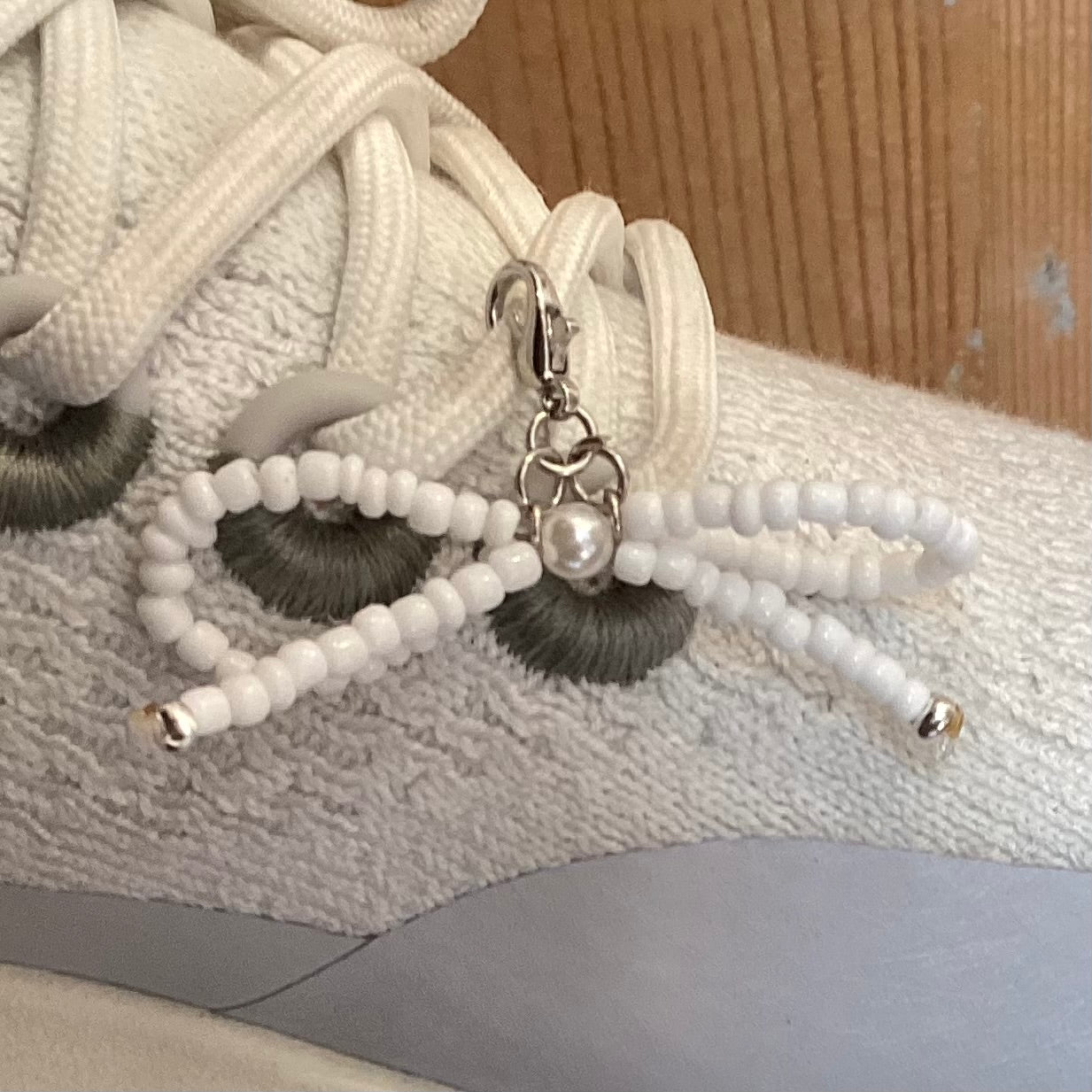 BOW SHOE CHARMS - Little-ish