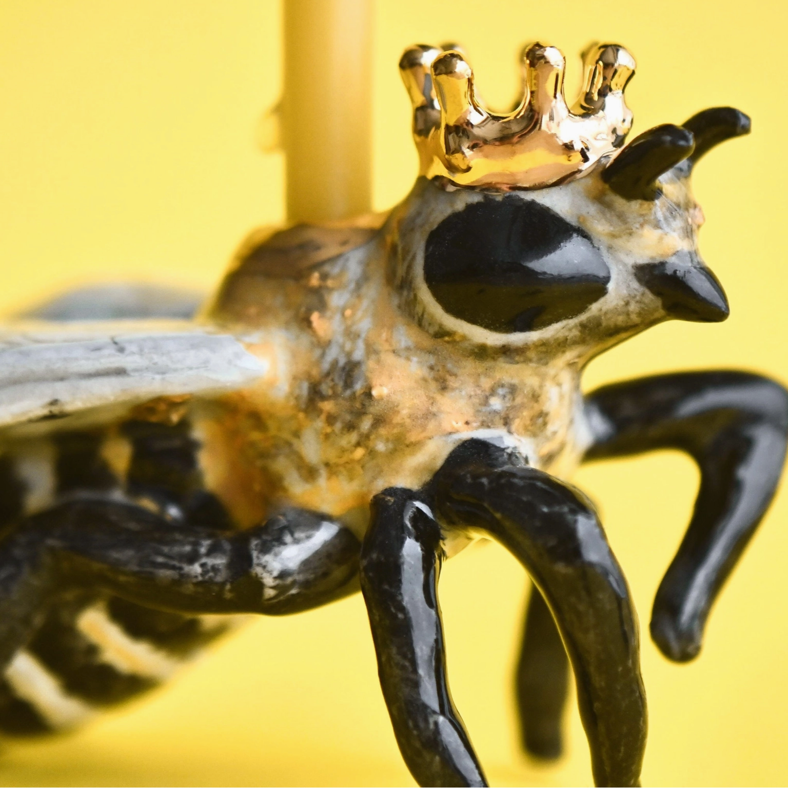 QUEEN BEE CAKE TOPPER - Little-ish