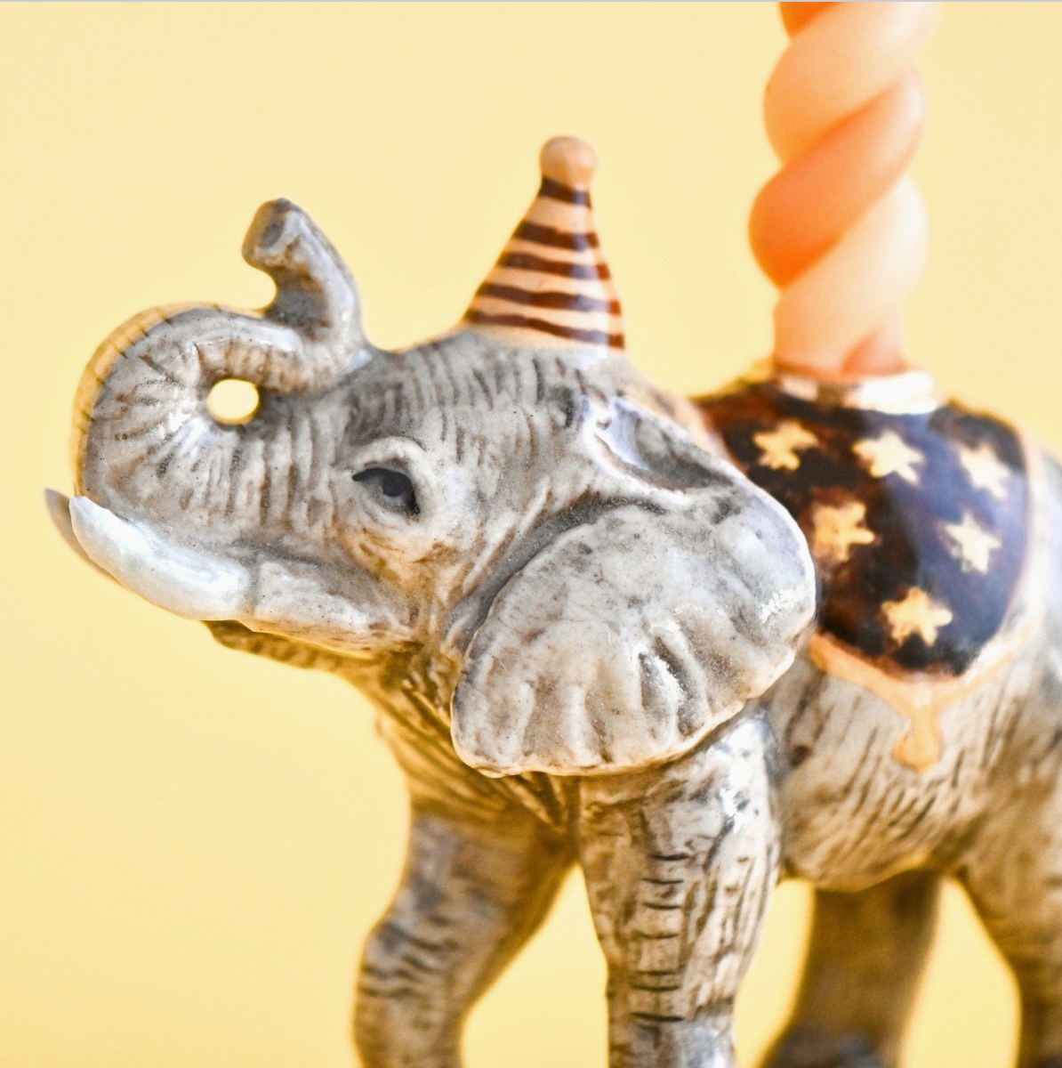 ELEPHANT TOPPER - Little-ish