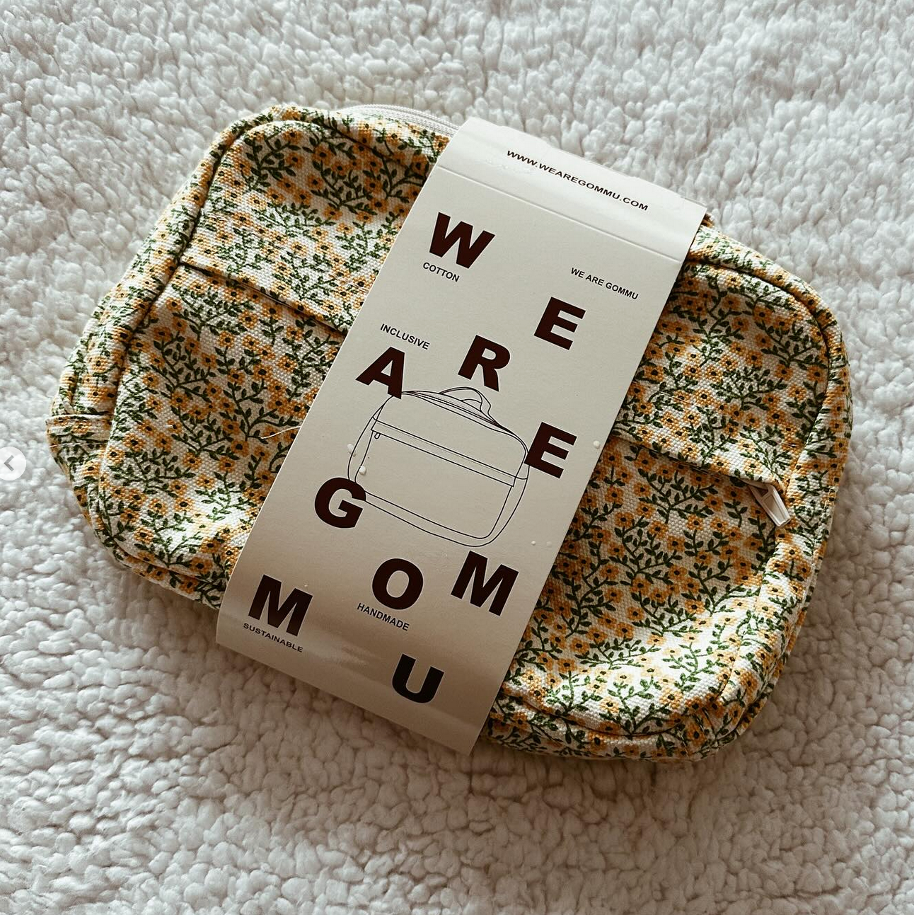 GOMMU POUCH - GRAY STARS