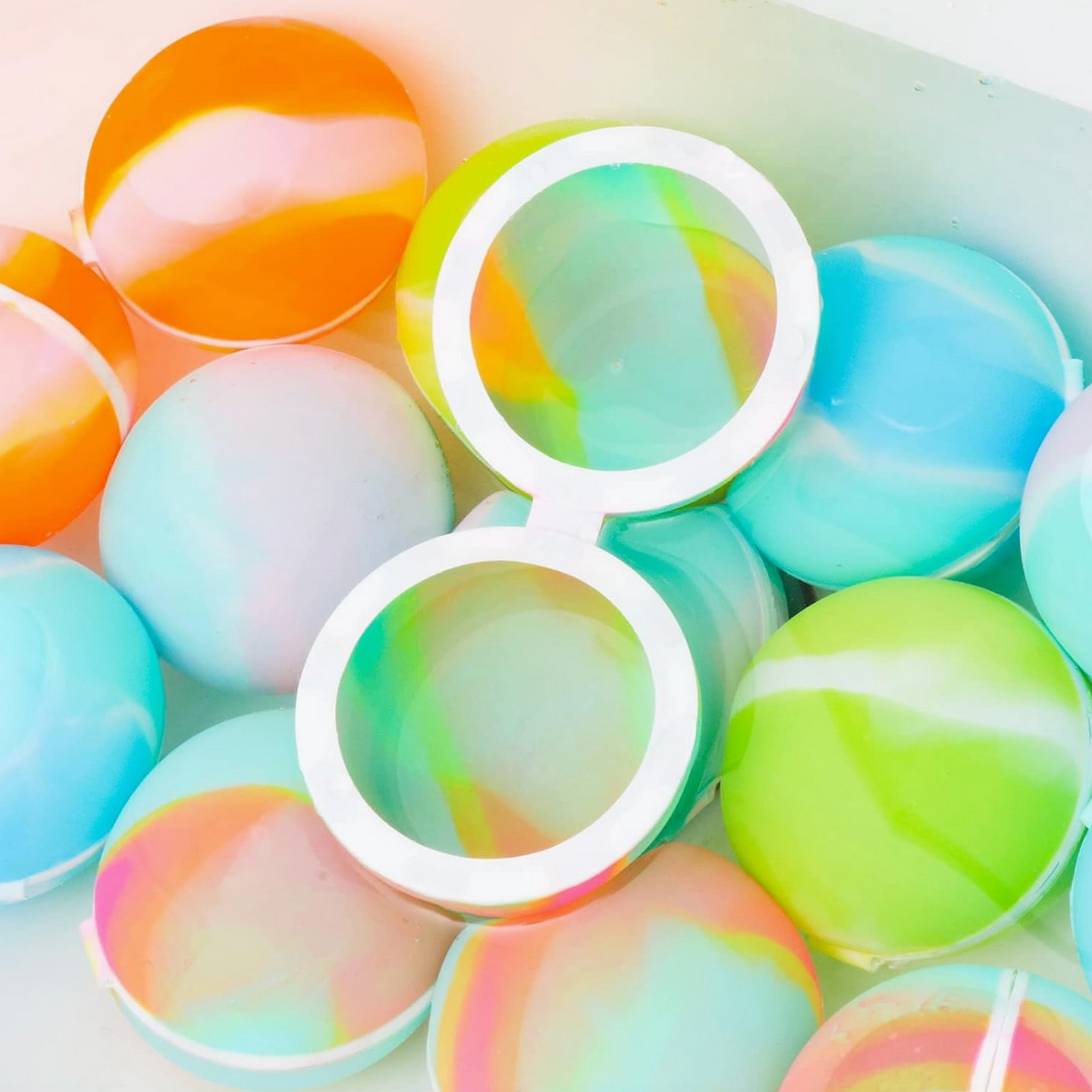 RAINBOW COLOR REUSEABLE WATER BALLONS - 6 PIECE SET - Little-ish