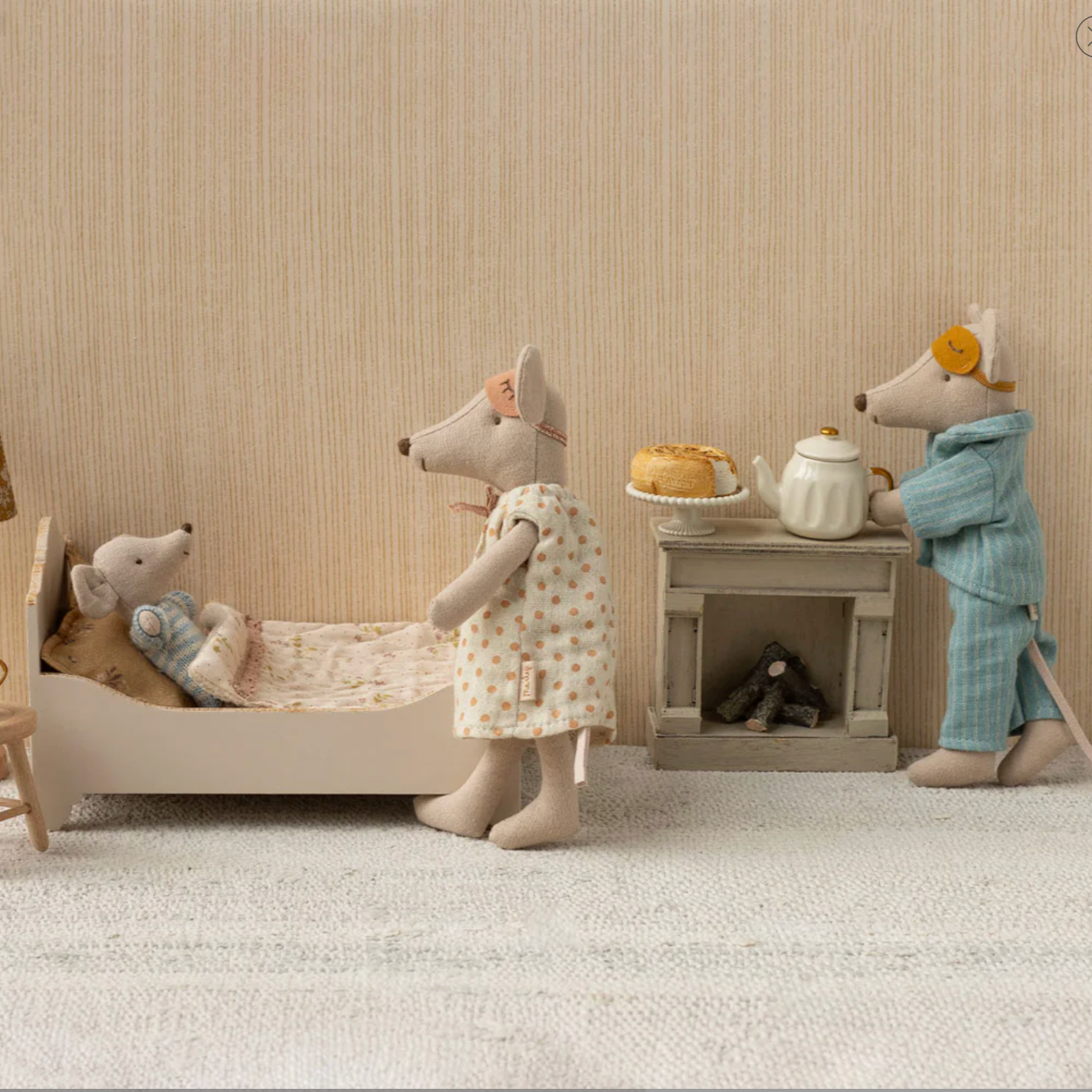 MAILEG WOOD MOUSE BED