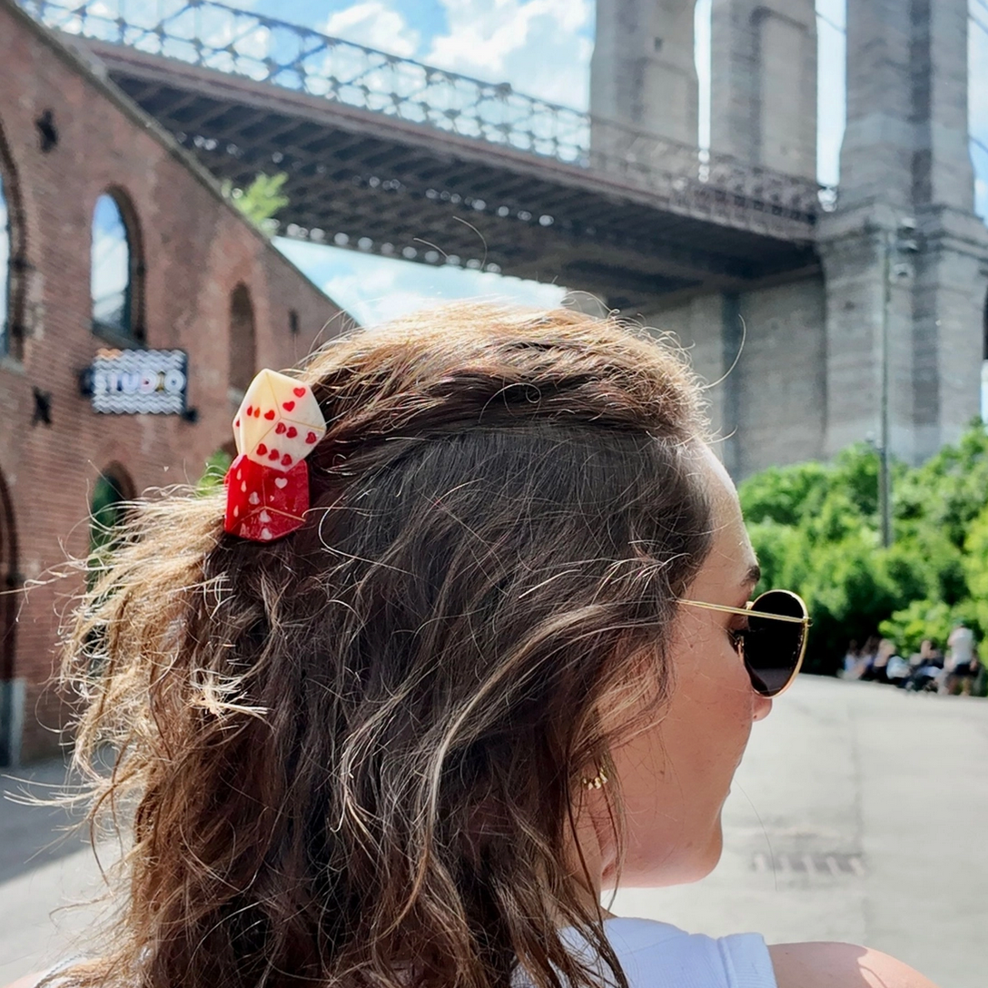 LUCKY DICE CLAW HAIR CLIP - PINK