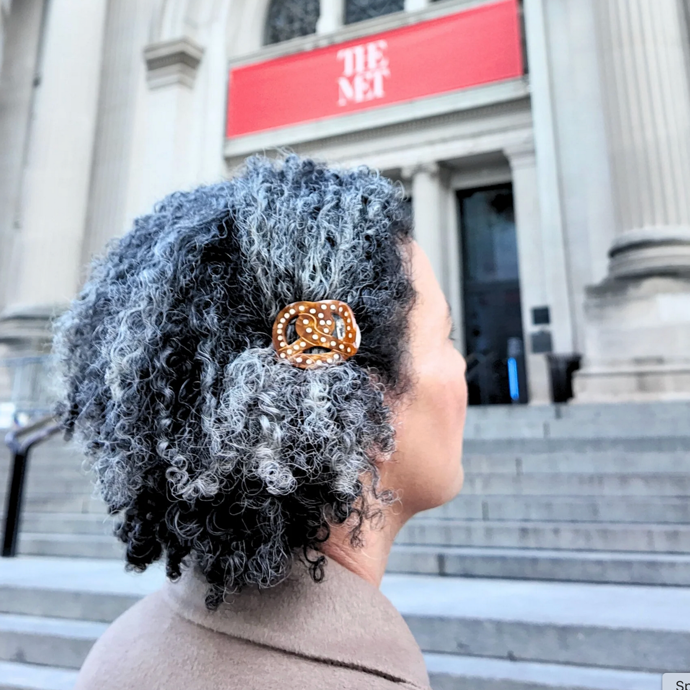 MINI PRETZEL LAY DOWN JAW CLIP