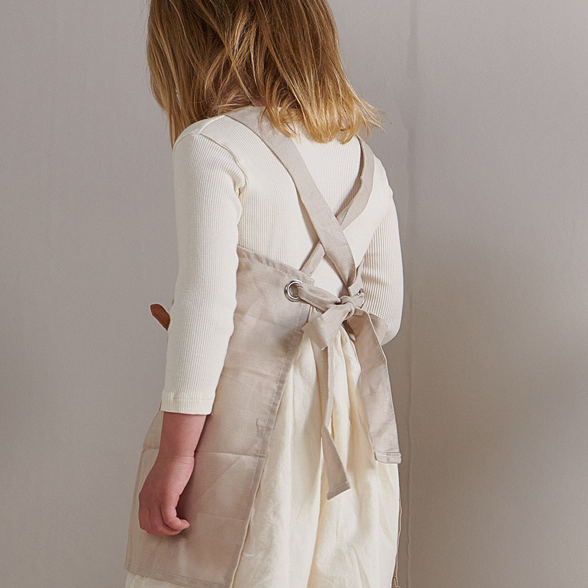 LINEN APRON - RABBIT