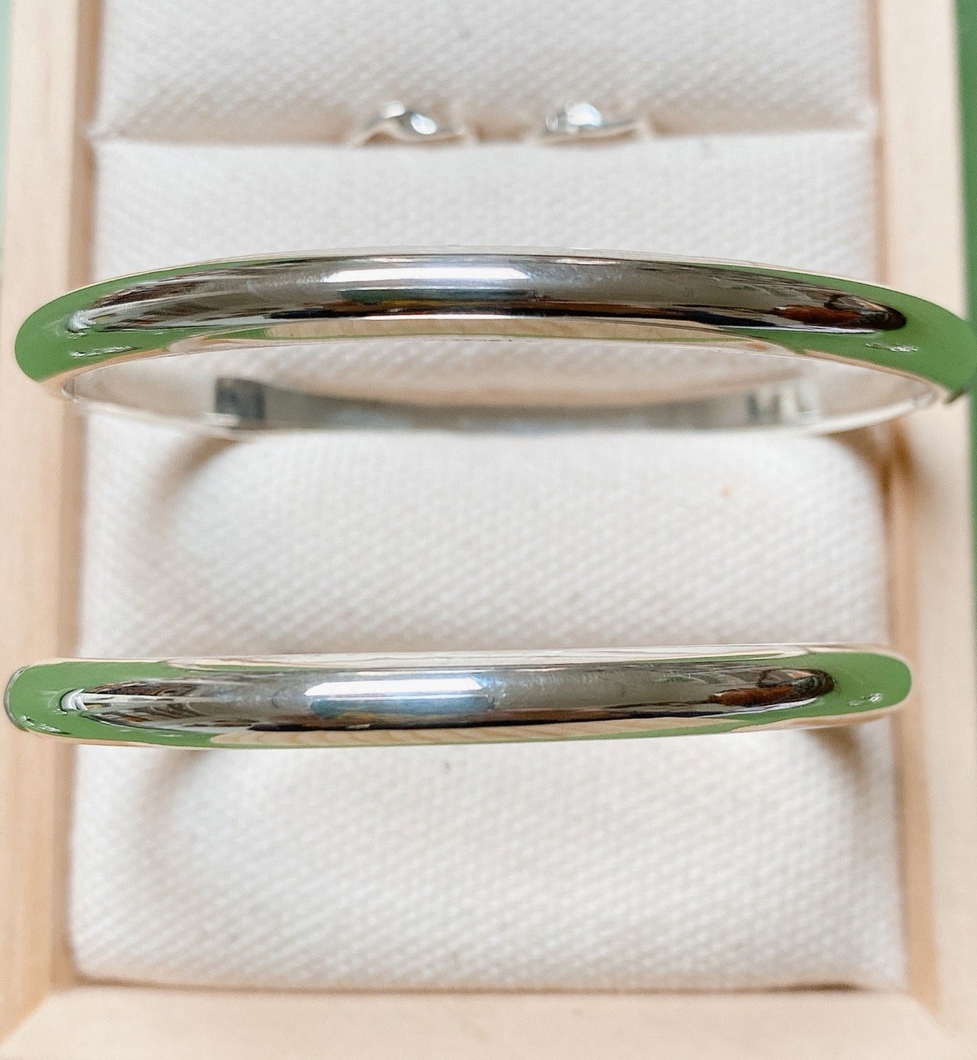 SILVER BANGLE BRACELET - Little-ish