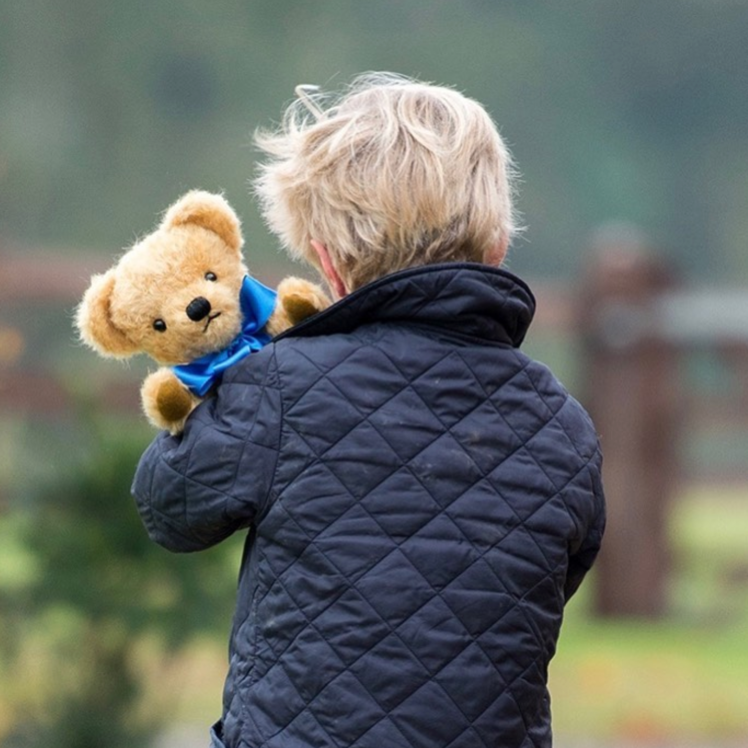 MERRYTHOUGHT LONDON CURLY GOLD TEDDY BEAR - Little-ish