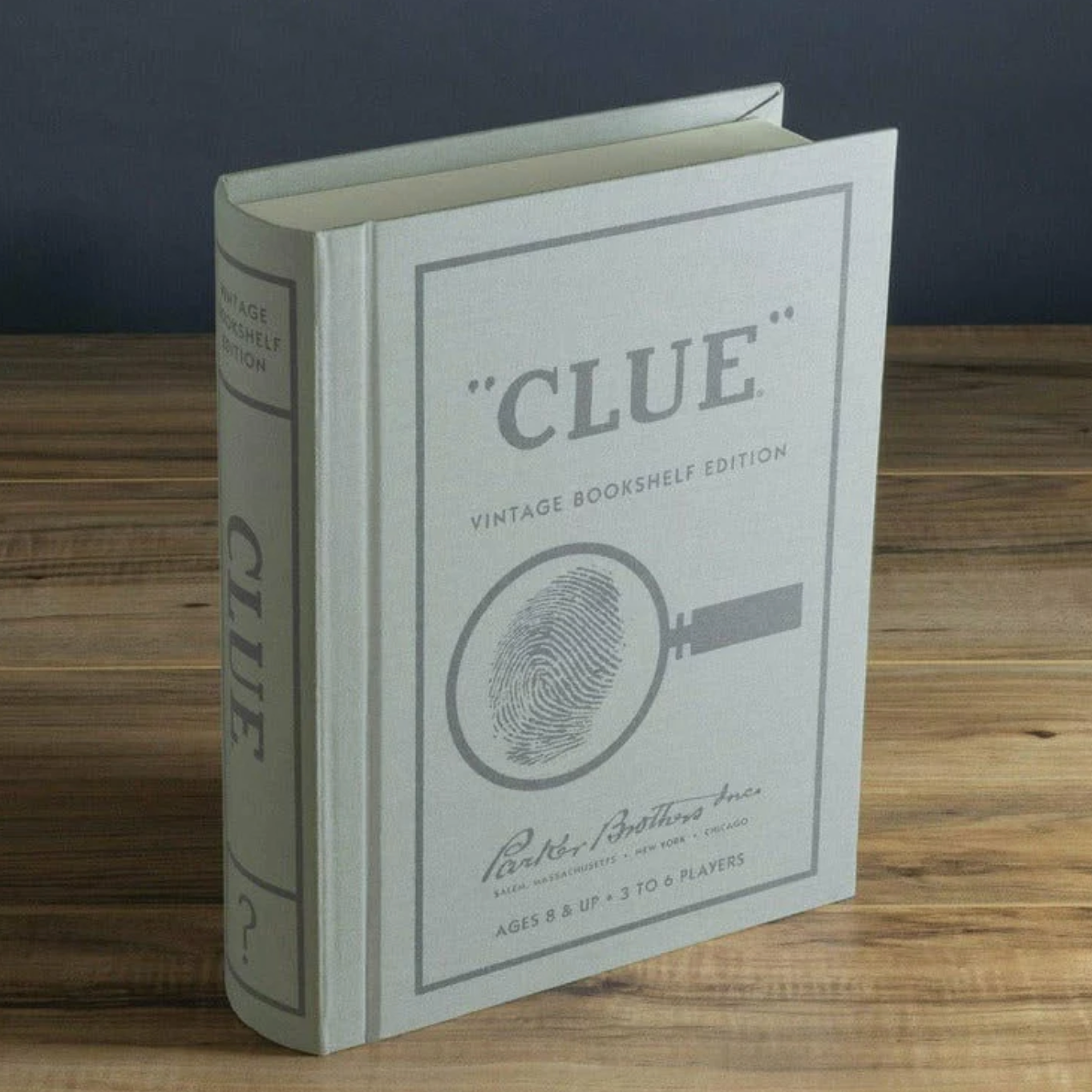 VINTAGE BOOKSHELF - CLUE - Little-ish