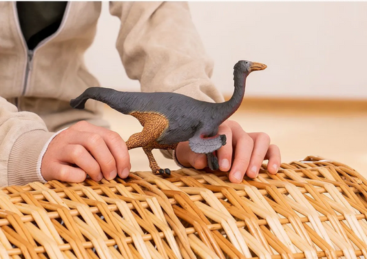 SCHLEICH GALLIMIMUS DINOSAUR