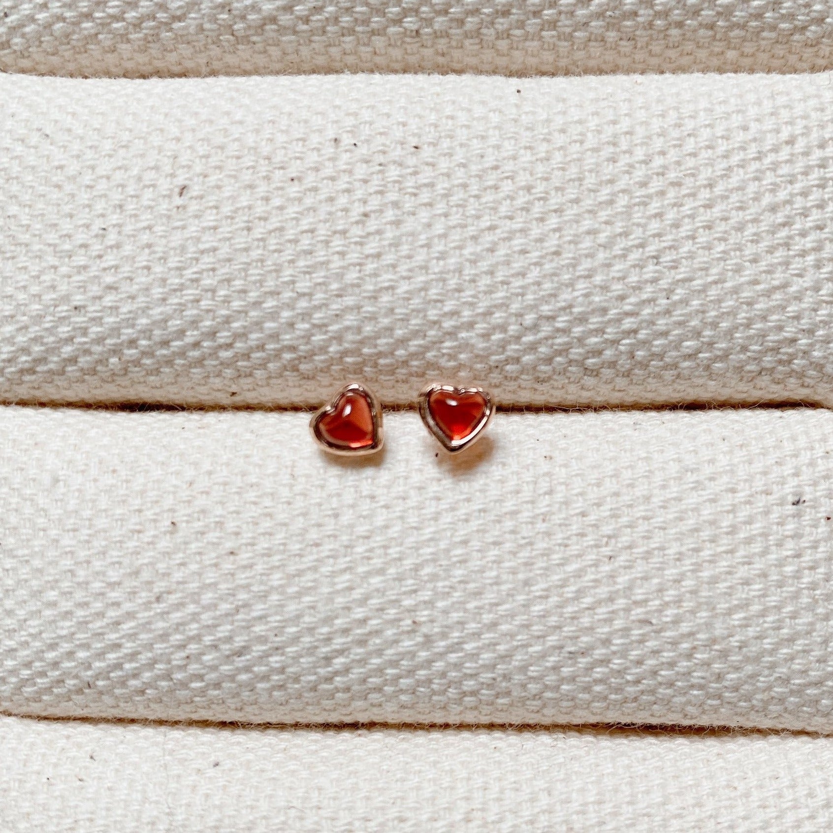 GARNET HEART EARRINGS - ROSE GOLD - Little-ish