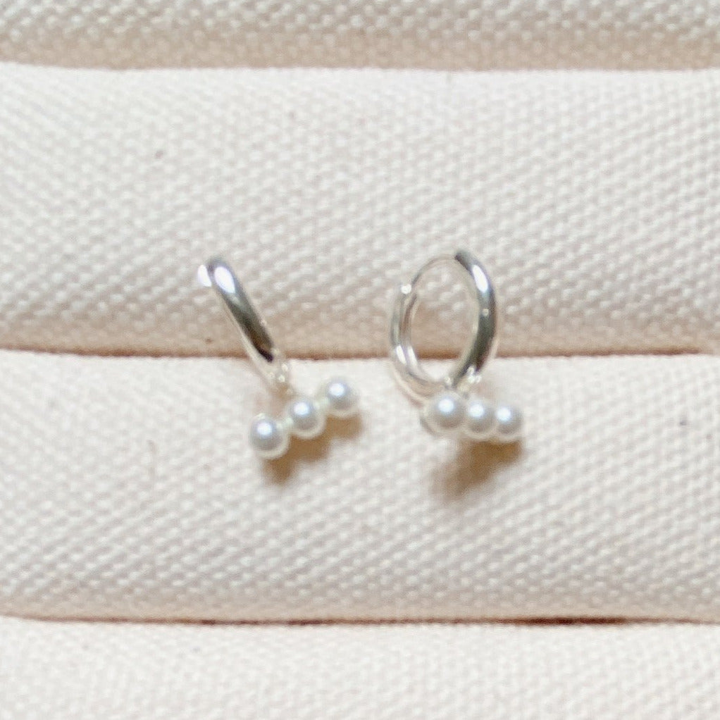 SILVER SEED PEARL EARRING - Little-ish