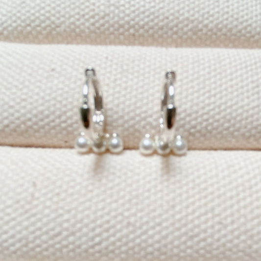 SILVER SEED PEARL EARRING