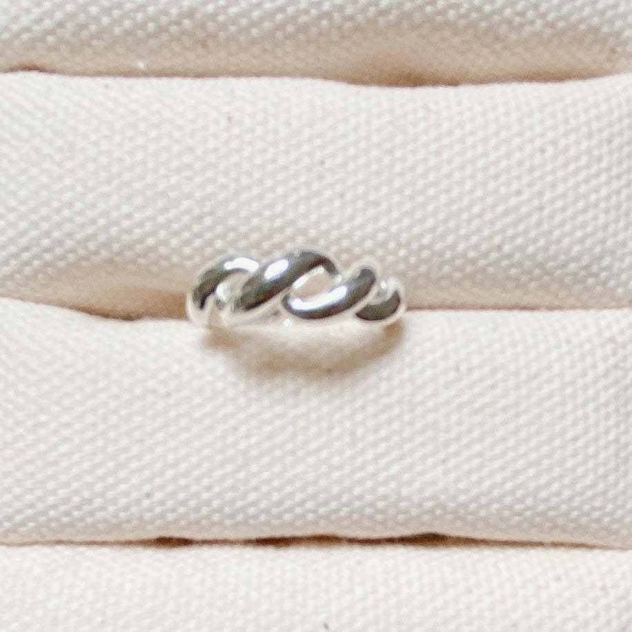 SILVER TWIST RING - Little-ish