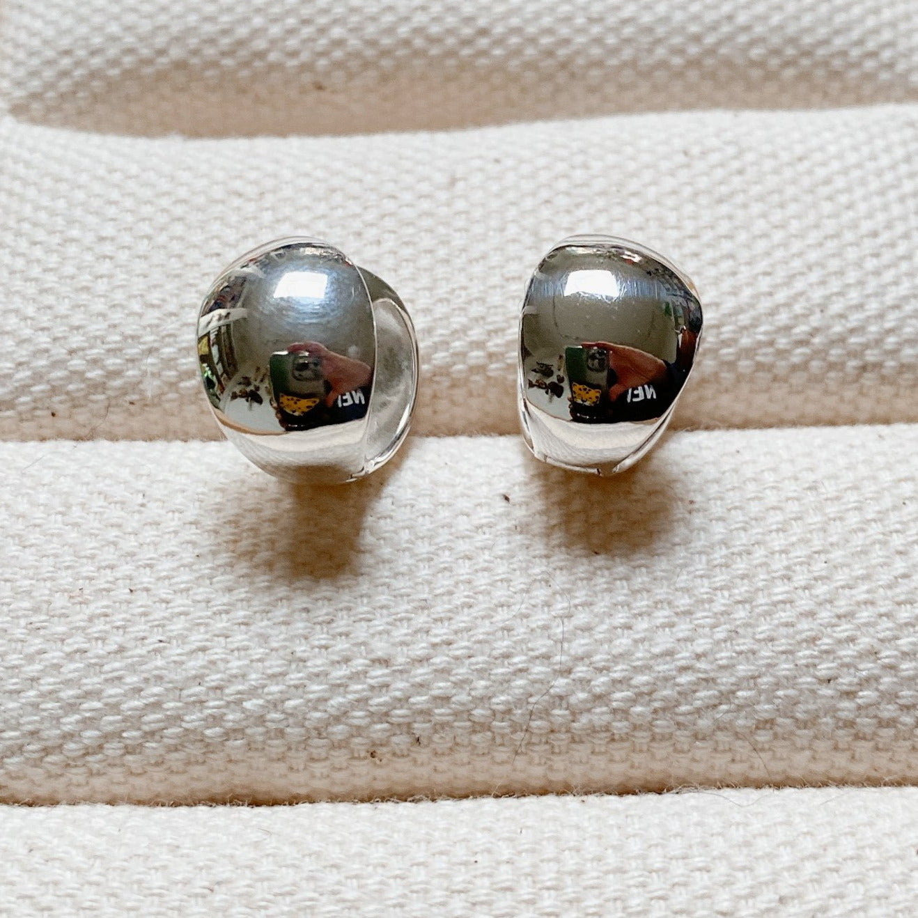 SILVER HUGGIE EARRING - Little-ish