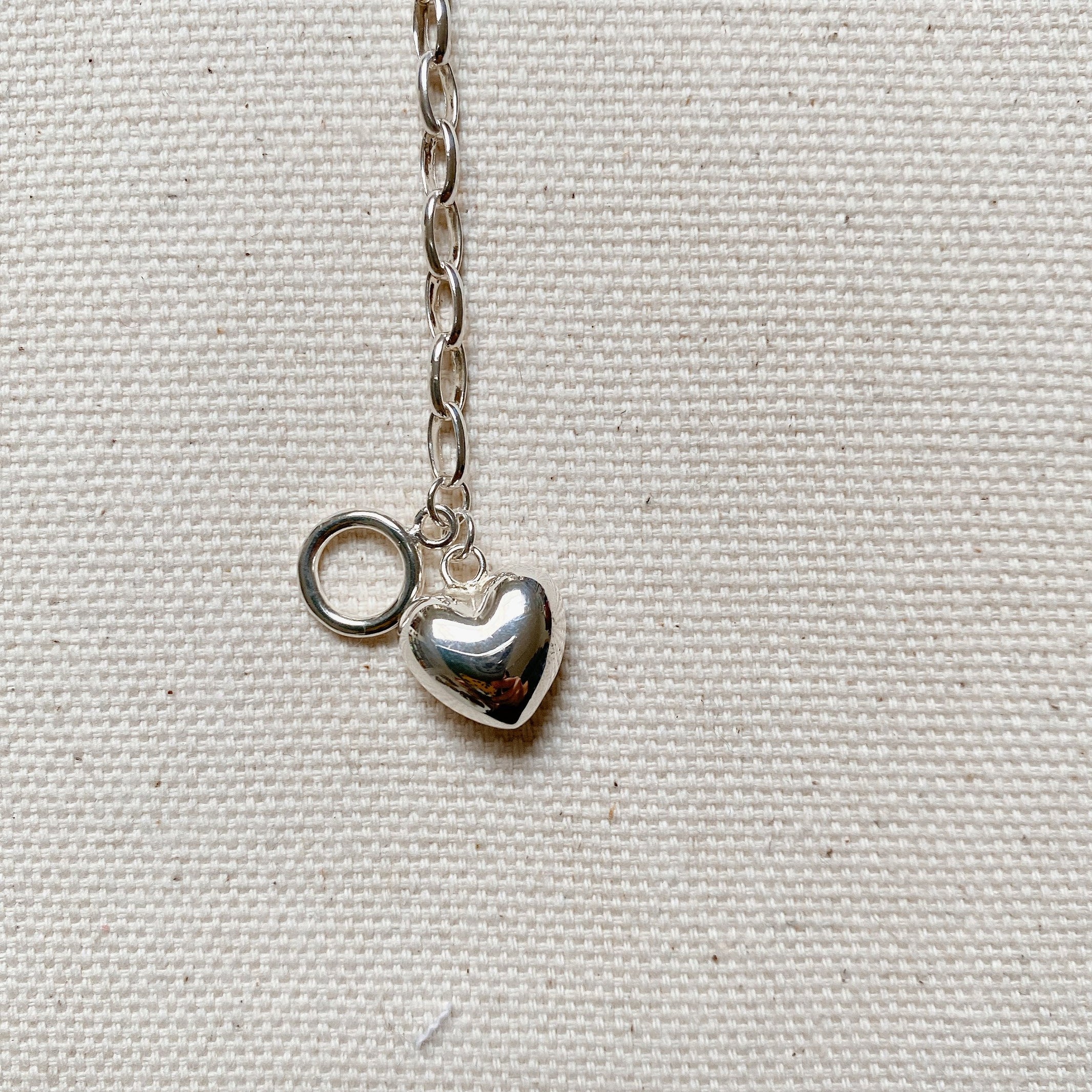 SILVER TOGGLE FLOATING HEART BRACELET - Little-ish